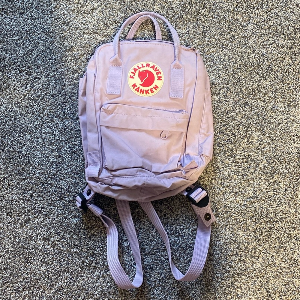 Fjälltäven Kånken mini purple backpack